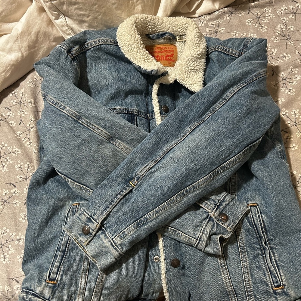 Levi’s trucker style Jean jacket